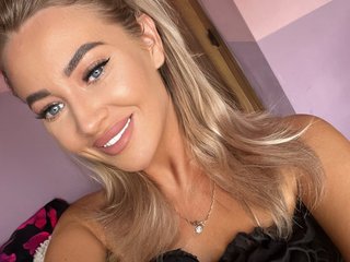 A Sex Cam Hot Chick Is What I Am! My BongaCams Name Is Givenchya