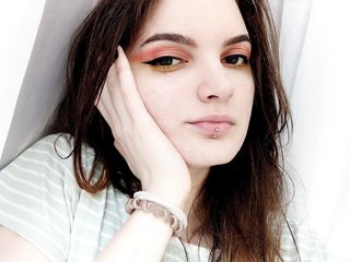 I'm A Cam Appealing Babe! My Age Is 18 Years Old! My Name Is EllyMoris