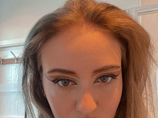 I Am From PoreÄ‡ And A Camming Delightful Woman Is What I Am! People Call Me SweetyPolly