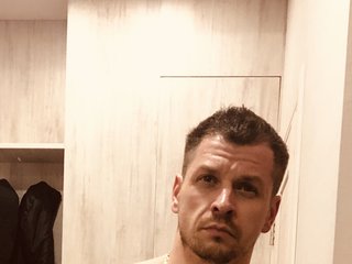 I'm 34 Years Old And I Am A Brunette