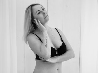 I Am A Blonde And I'm 34 Yrs Old