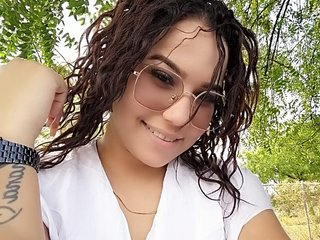 My BongaCams Model Name Is Cristinaveliz And A Sex Chat Seductive Gal Is What I Am And I Am A Brunette