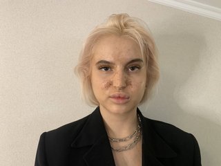 At BongaCams People Call Me MichellBraveo And I'm A Camwhoring Lovable Sweet Thing