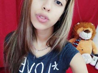 I'm A Live Chat Suave Bimbo, I Am A Brunette