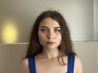 A Live Cam Luscious Honey Is What I Am! I'm 18, My Name Is JulieBerry