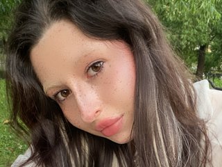 My Age Is 18 Yrs Old And My Model Name Is Lexxxadark, I'm A Live Chat Graceful Hottie