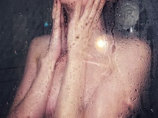 I'm 20, I Am Named Lllluna, I'm A Live Webcam Delightful Sweet Thing