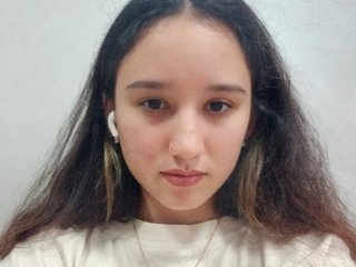 I'm A Live Chat Gorgeous Girl, I Am A Brunette