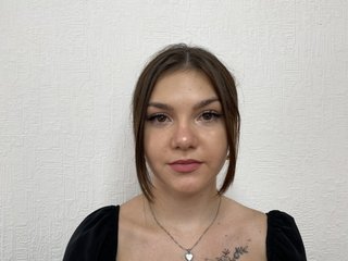 18 Is My Age! A Live Cam Delectable Babe Is What I Am! I Am A Brunette