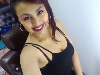 My Age Is 25 Yrs Old! A Camwhoring Eye-catching Lady Is What I Am