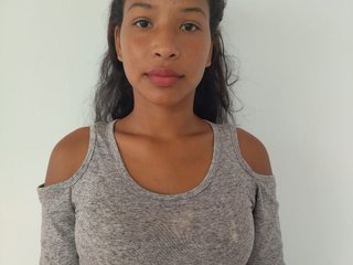 A Live Chat Graceful Chick Is What I Am And My Age Is 21 Yrs Old, I Am A Brunette