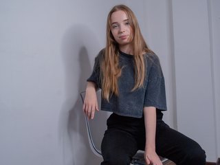I'm 18, My Model Name Is EvstoriaCums
