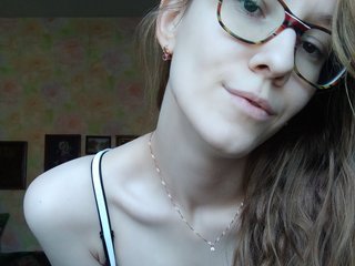 I'm 23 Yrs Old, I'm A Live Chat Eye-catching Hottie