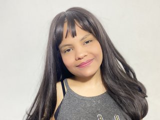 I'm A Camwhoring Lovable Sweet Thing, I Am A Brunette 2