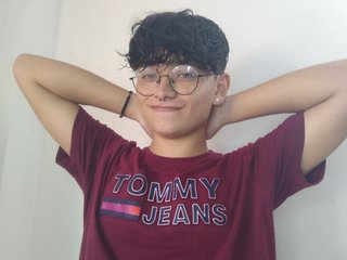 My Name Is Axel-03A, I Am A Brunette