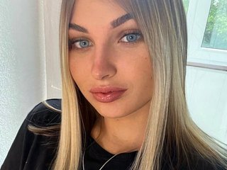 I Live In Secret, I Am A Blonde And My Name Is Aliss-fox5
