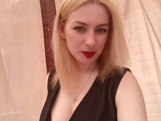 29 Is My Age! I Am A Blonde