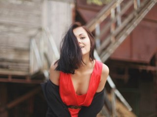 I Am A Brunette! I'm A Sex Chat Sensual Female, 20 Is My Age
