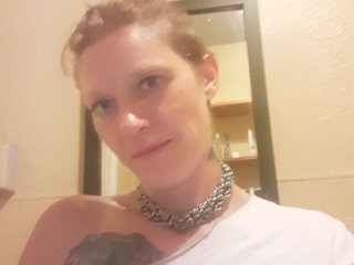 I'm A Live Cam Attractive Babe! I Am A Blonde! I'm 37 Yrs Old
