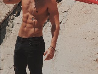 I Am A Brunette And I'm 19 Yrs Old 2