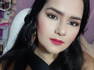 At BongaCams People Call Me Cintia-19, I'm A Sex Webcam Graceful Hottie
