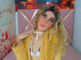 A Sex Chat Good-looking Shemale Is What I Am And I Am A Blonde