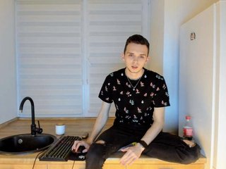 People Call Me DaimonHall And I Am A Brunette