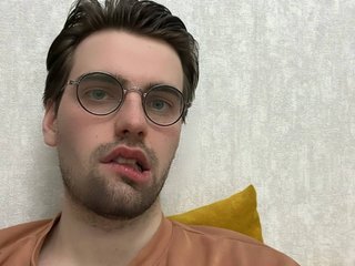 My Age Is 20 Yrs Old! My Model Name Is Yourboyniki