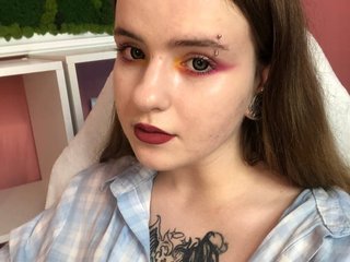I'm 18 Years Old And A Webcam Delicious Honey Is What I Am