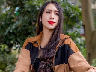 I Am A Brunette, Latina Is Where I Live! I'm 21