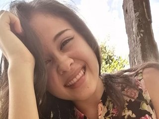 I Am A Brunette And A Camwhoring Delectable Woman Is What I Am