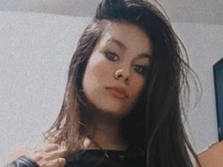 I'm A Camming Easy Gal! I Am A Brunette