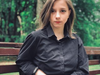 I Am A Brunette, I'm 19 Yrs Old! My BongaCams Name Is BraveHeartc
