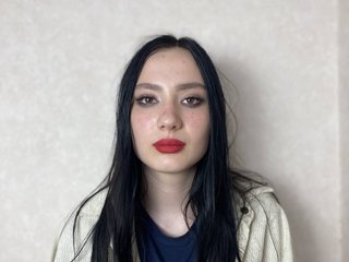 I'm 18 Yrs Old! A Sex Chat Provocative Chick Is What I Am And I Am A Brunette