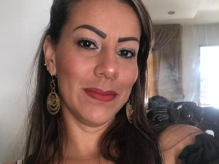 I Am A Brunette And I'm A Camwhoring Attractive Honey, My Name Is TaylorCoxz