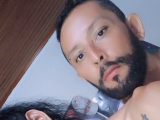 We Are A Live Cam Suave Couple And We Are 20 Years Old And We Are Brunette