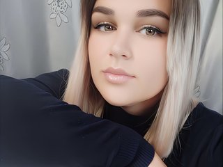 A Live Chat Lovely Honey Is What I Am! 23 Is My Age! I Am Named Alicia-Anders