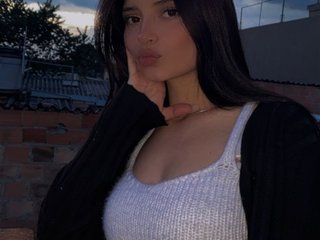 A Webcam Graceful Babe Is What I Am, I Am From Bogota And My Model Name Is Emilyywhiite