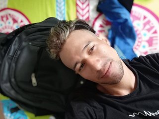 I'm 25 And People Call Me Axelboyfiery1
