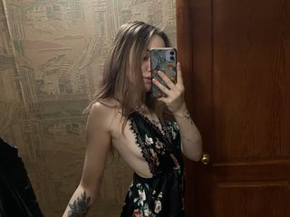 A Cam Gorgeous Girl Is What I Am And My Name Is MaryJane999! My Age Is 21 Yrs Old