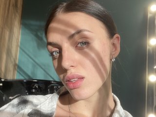 I Am A Brunette! I'm A Camming Easy Gal