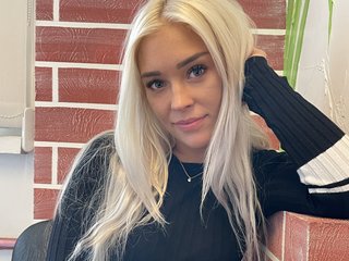My Model Name Is SirennaSoul, I'm 19 Years Of Age! I'm A Cam Pretty Chick