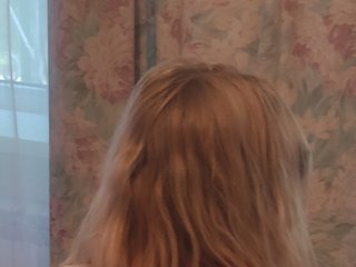 People Call Me Kriss89-1 And A Camwhoring Lovable Bimbo Is What I Am! I'm 30 Yrs Old