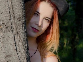 I'm A Cam Attractive Female! I Am A Redhead, My Name Is BookloverLiz