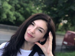 I'm 20 Yrs Old! I'm A Live Chat Lovable Sweet Thing! At BongaCams People Call Me ElliDollison