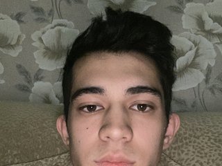 I Am Named Artyrah, I Am A Brunette