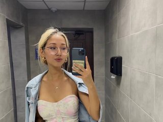 Seoul Is Where I Come From! 20 Is My Age, I'm A Live Chat Easy Babe