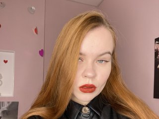 I'm 20 Years Old, A Camwhoring Cute Hottie Is What I Am And I Am A Blonde