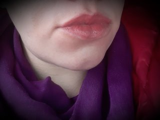 I Am A Brunette And I'm A Camwhoring Delicious Honey