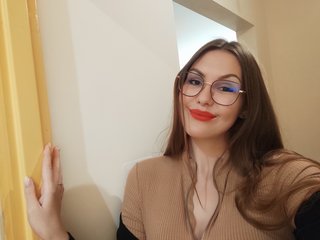 I'm 24 Yrs Old! A Sex Webcam Pretty Woman Is What I Am! I Am A Brunette